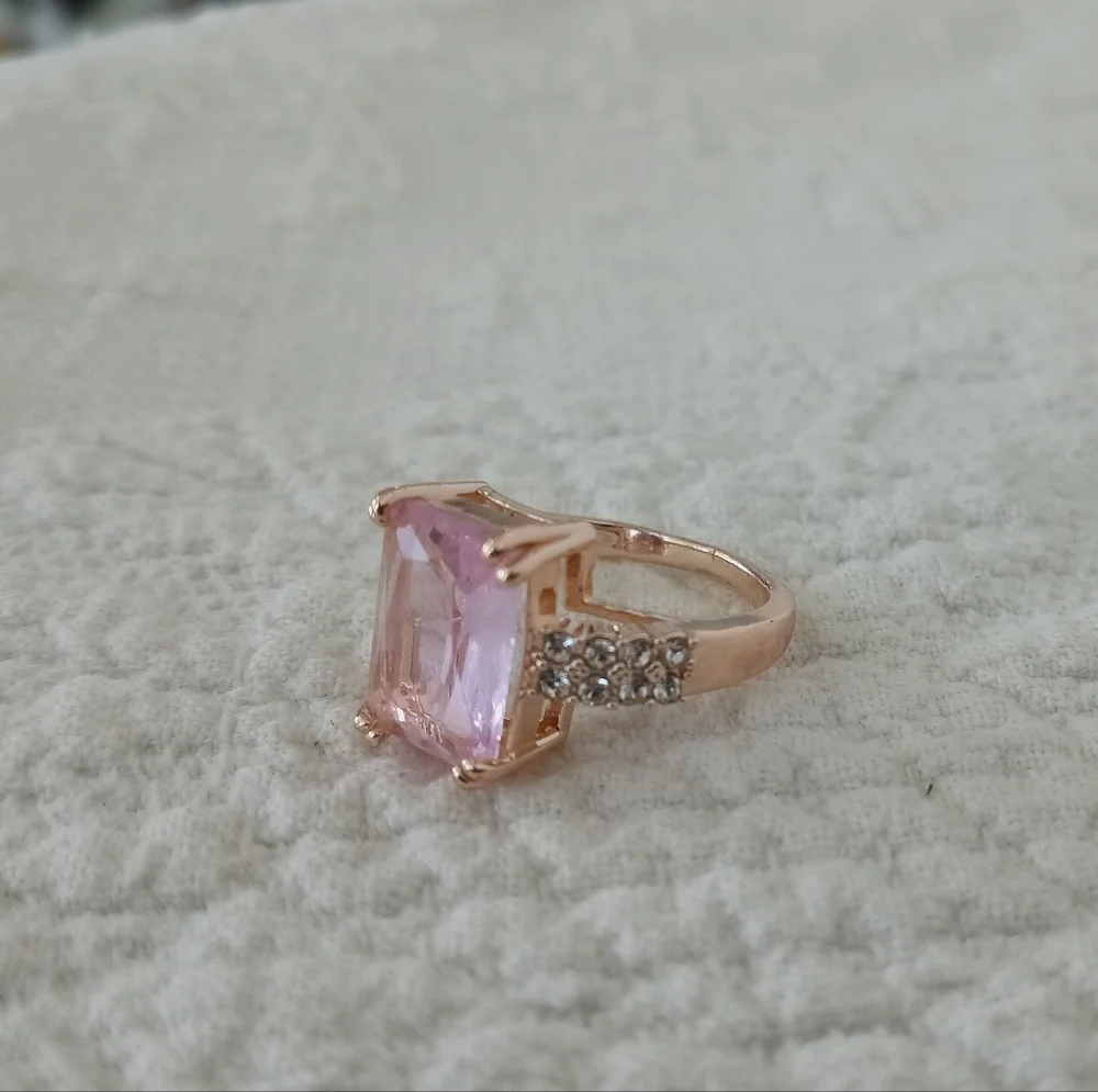 Radiant Cut Morganite Pink Simulated Gemstone Rose Gold Ring Princess Barbie 9 - Picture 3 of 7